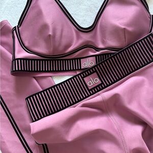 ALO Yoga Pink/mauve set